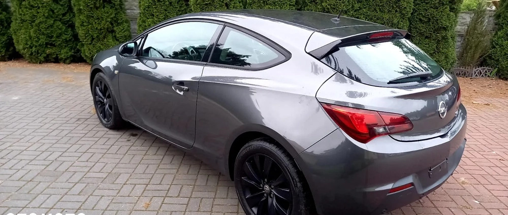 Opel Astra cena 31900 przebieg: 95000, rok produkcji 2013 z Strzegom małe 704